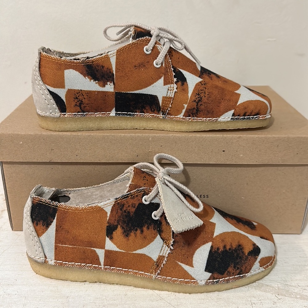 Clarks Originals Womans Ashton Shoe